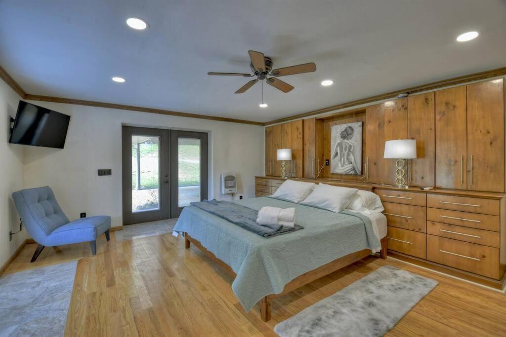 The Chariot - Creek Front With Hottub, Fire Pits, Billiards, Ev Charger - Sandalwood Stays Blue Ridge Esterno foto
