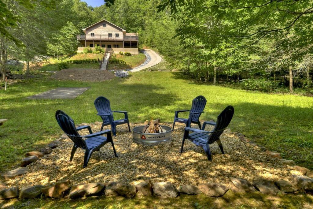 The Chariot - Creek Front With Hottub, Fire Pits, Billiards, Ev Charger - Sandalwood Stays Blue Ridge Esterno foto