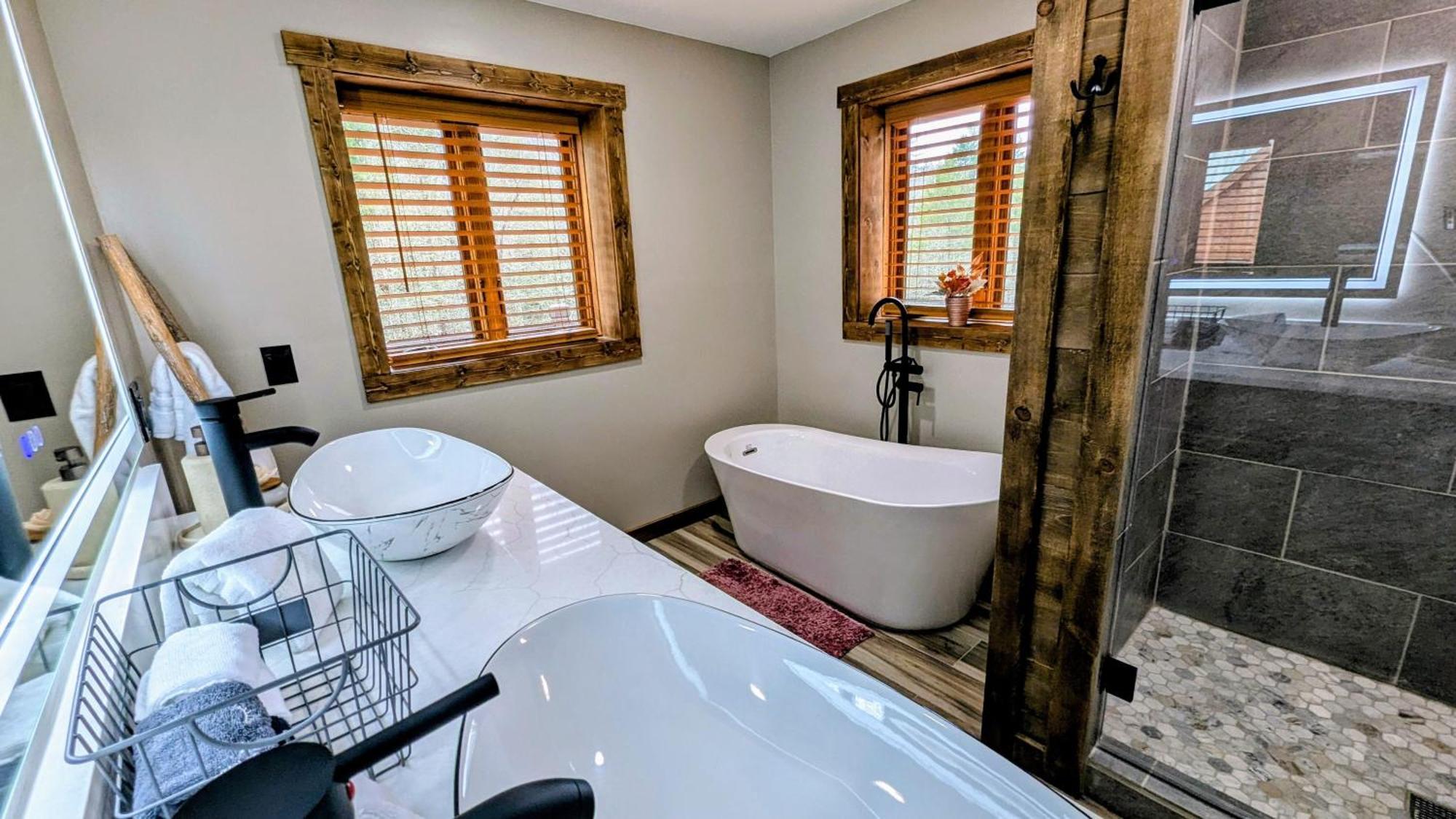 The Chariot - Creek Front With Hottub, Fire Pits, Billiards, Ev Charger - Sandalwood Stays Blue Ridge Esterno foto