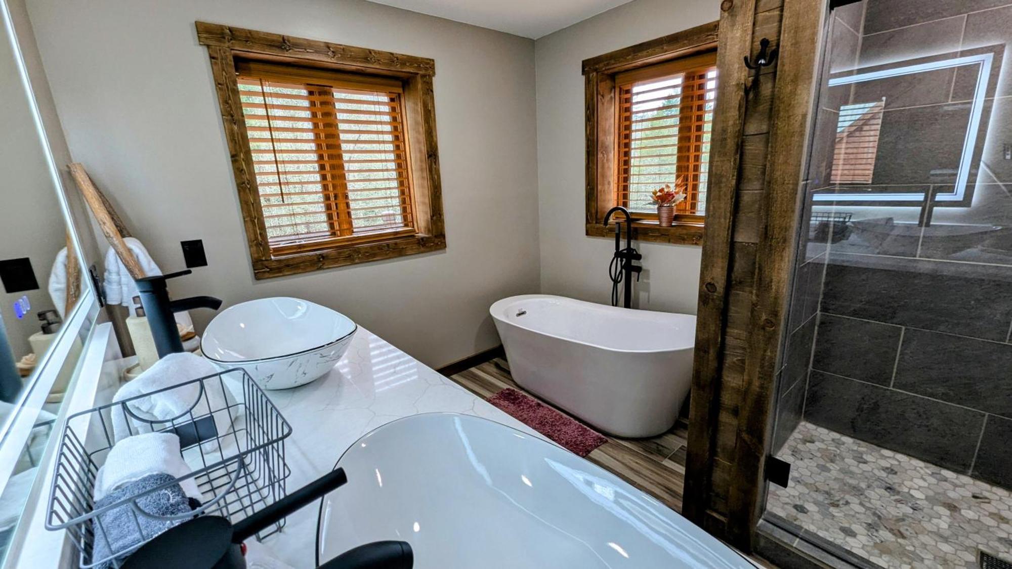 The Chariot - Creek Front With Hottub, Fire Pits, Billiards, Ev Charger - Sandalwood Stays Blue Ridge Esterno foto
